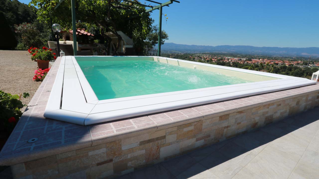 piscina-con-idromassaggio