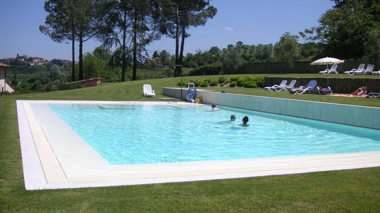 bambini-piscina