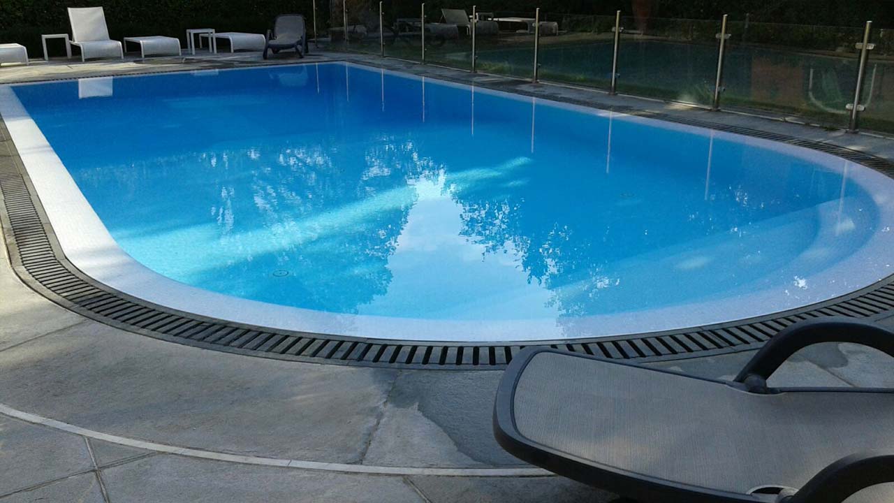 sdraio-piscina