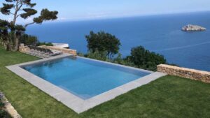 piscina-con-orizzonte