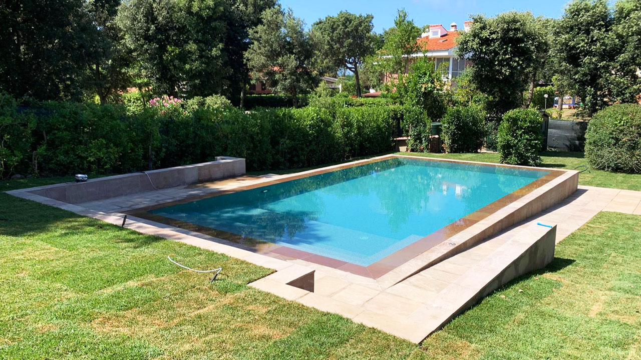 piscina-sfioro-toscana